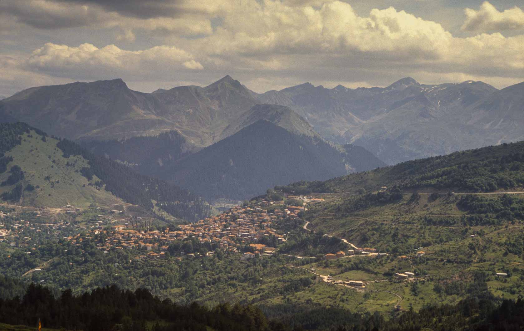 <span style="font-family: Verdana; font-size: 16px; color:">Panorama bij Metsovo</span>