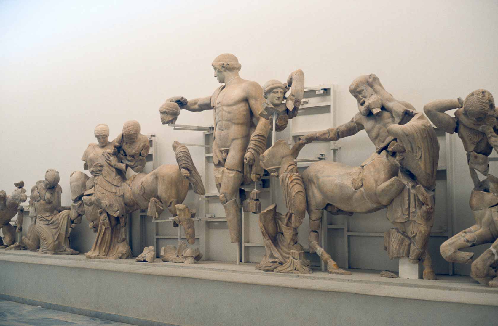 <span style="font-family: Verdana; font-size: 16px; color:">Archeologisch museum Olympia</span>