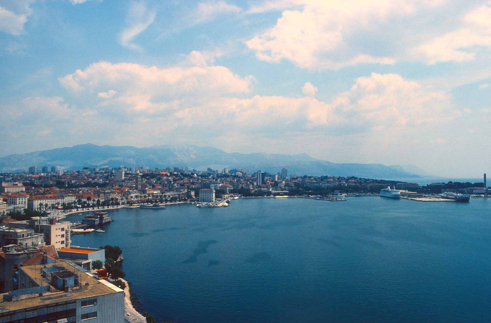 <span style="font-family: Verdana; font-size: 16px; color:">Haven van Split</span>