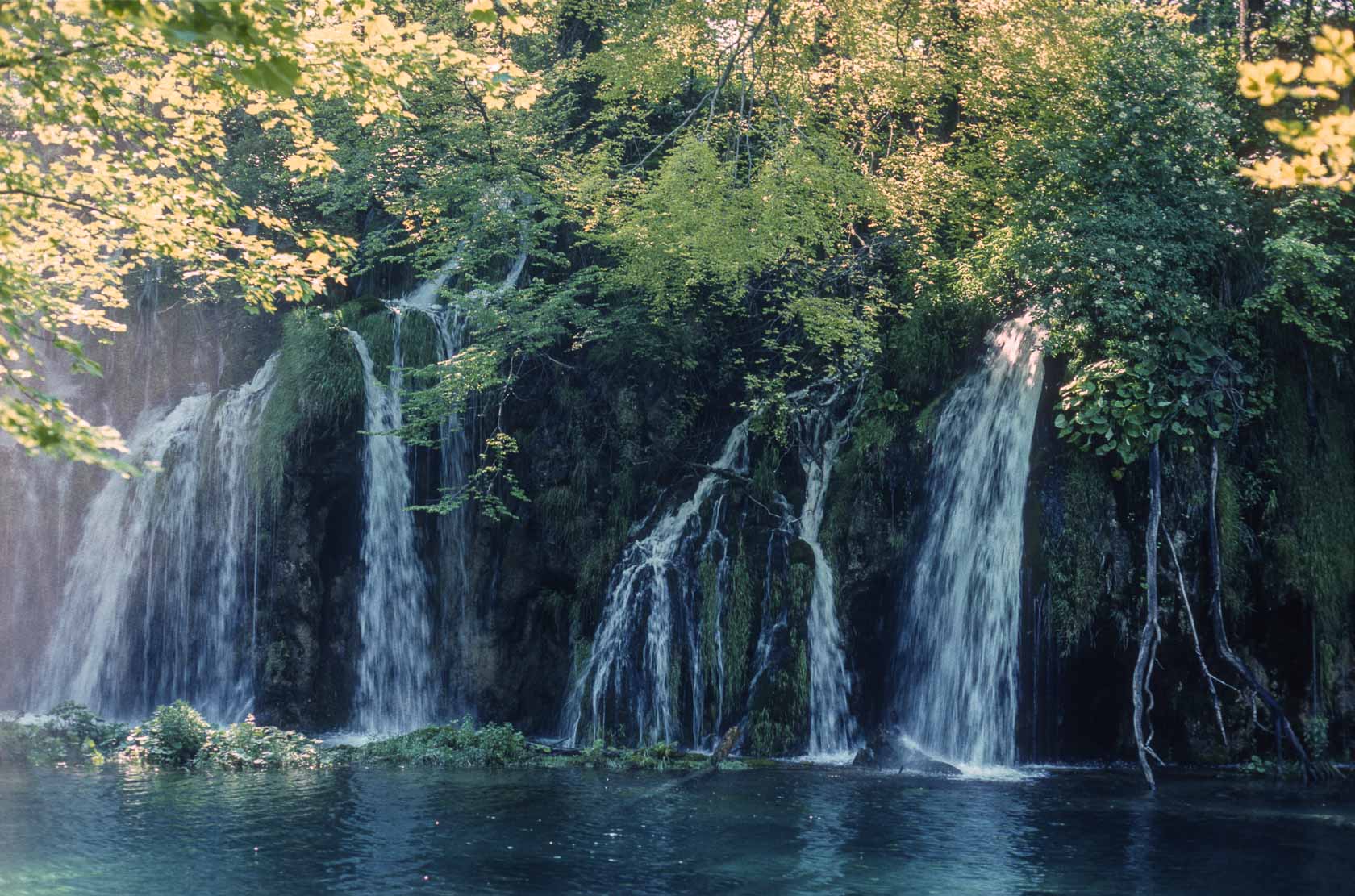 <span style="font-family: Verdana; font-size: 16px; color:">Plitvice