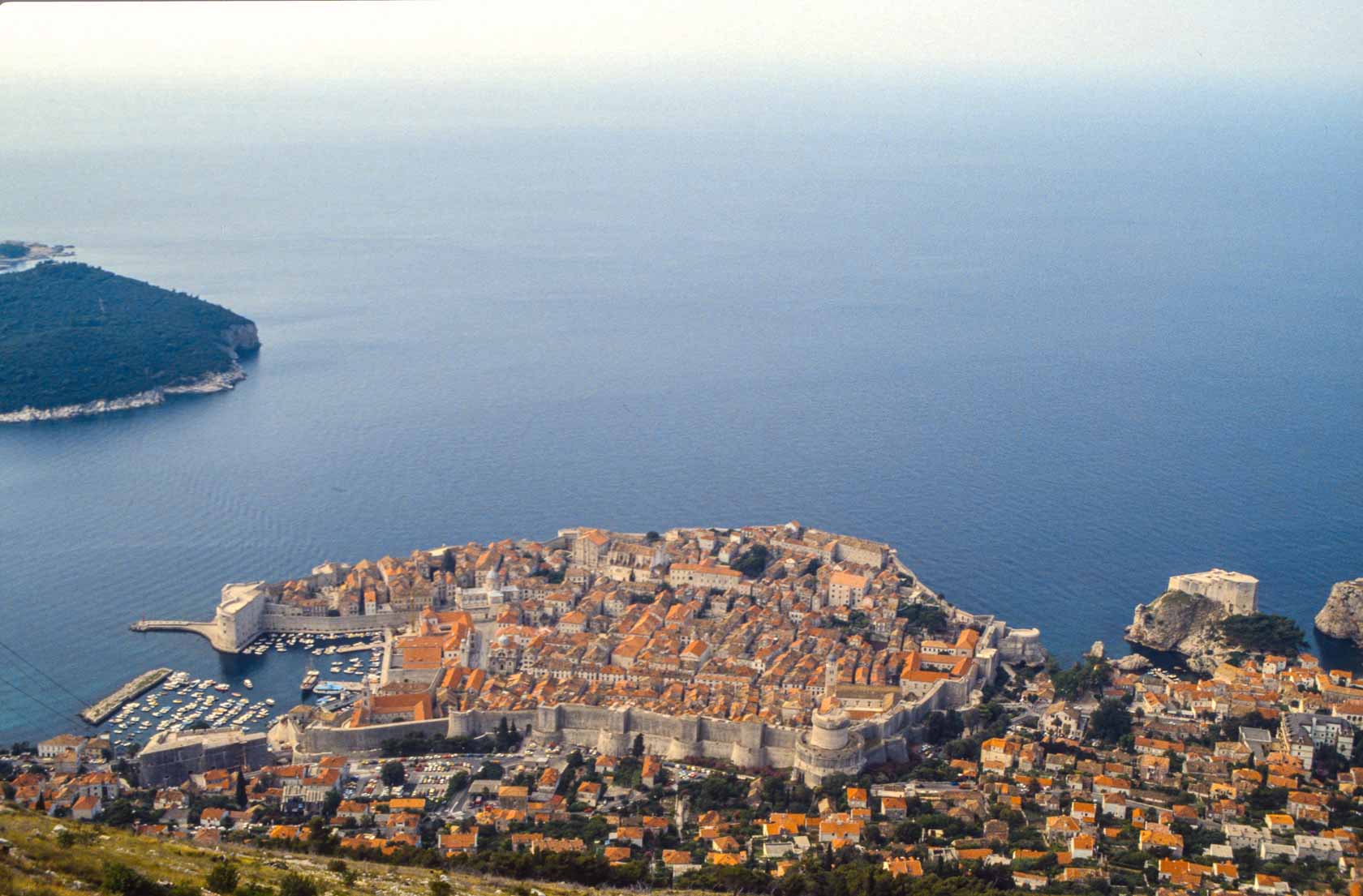 <span style="font-family: Verdana; font-size: 16px; color:">Dubrovnik, oude stad</span>