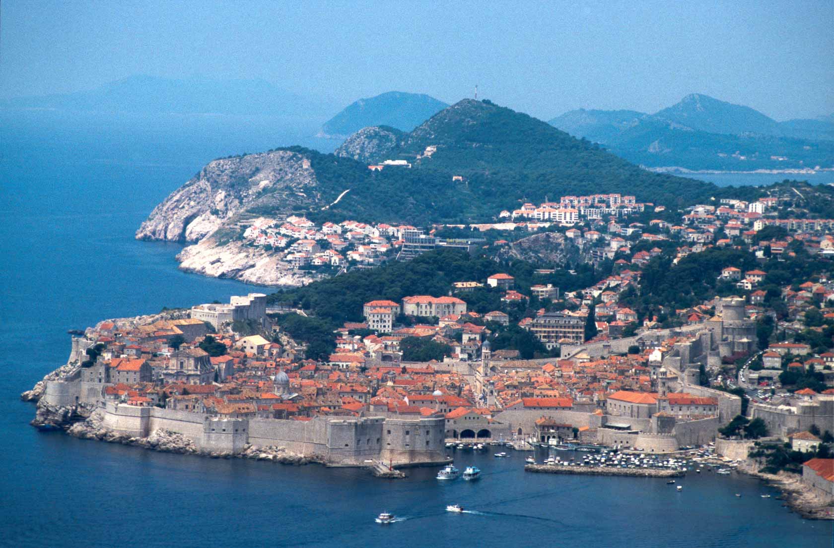 <span style="font-family: Verdana; font-size: 16px; color:">Dubrovnik, oude stad</span>