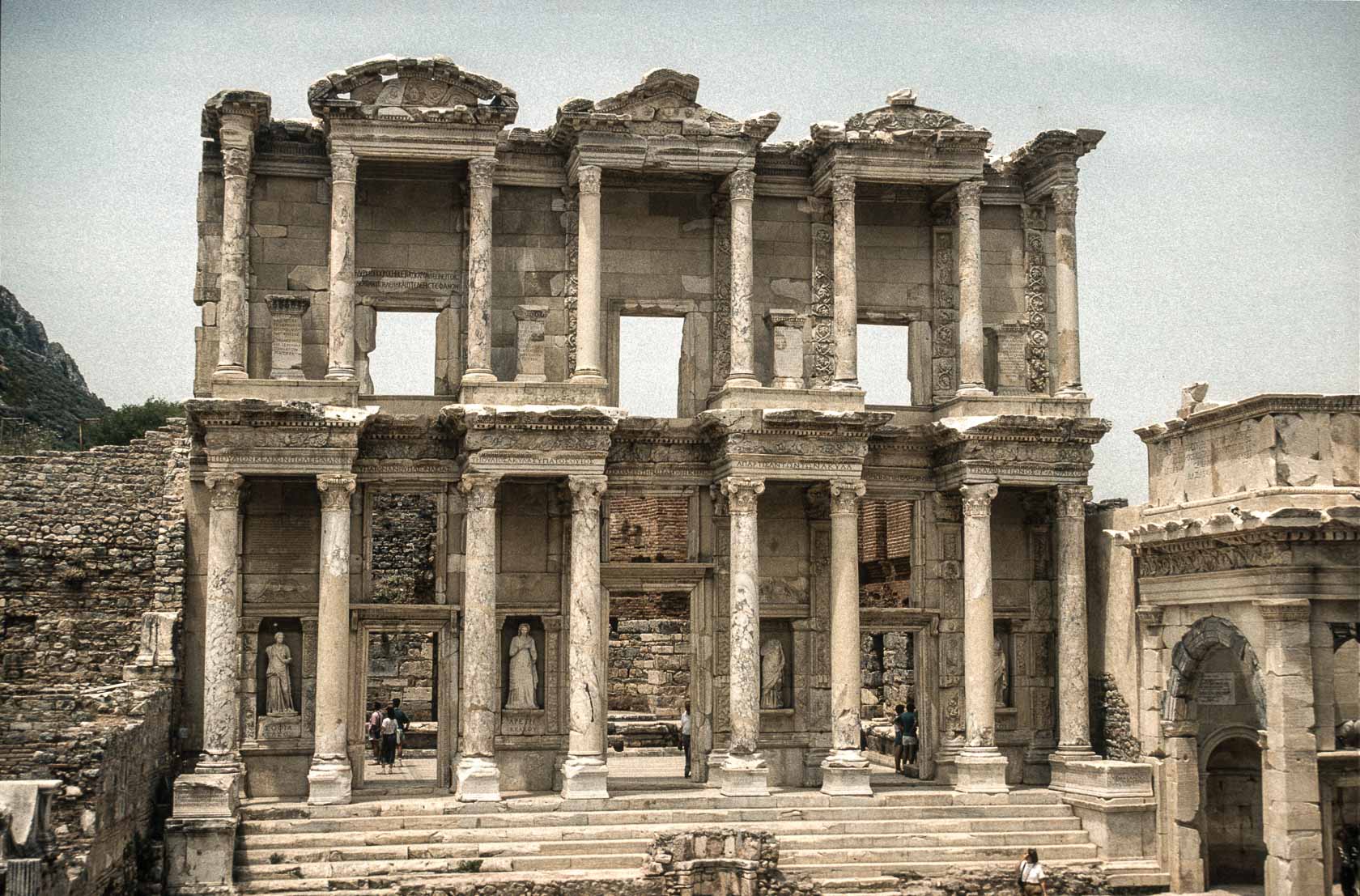 <span style="font-family: Verdana; font-size: 16px; color:">Celsus bibliotheek, Efeze</span>