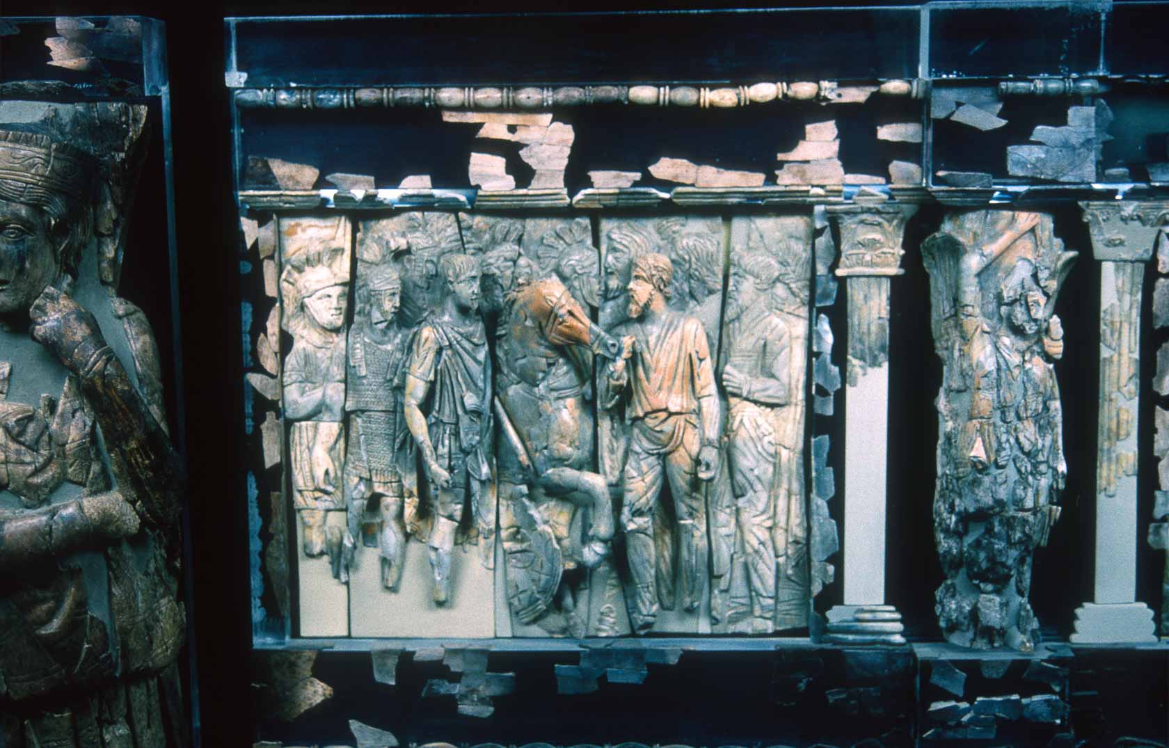 <span style="font-family: Verdana; font-size: 16px; color:">Deel van een fries (van ivoor), museum Efeze</span>