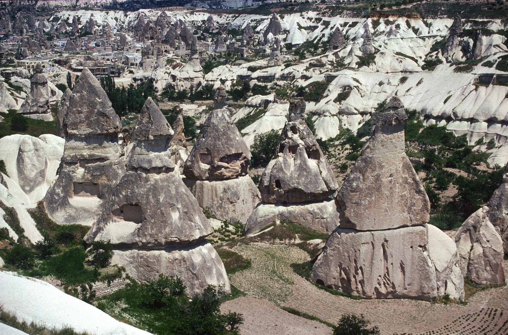 <span style="font-family: Verdana; font-size: 16px; color:">Cappadocië</span>