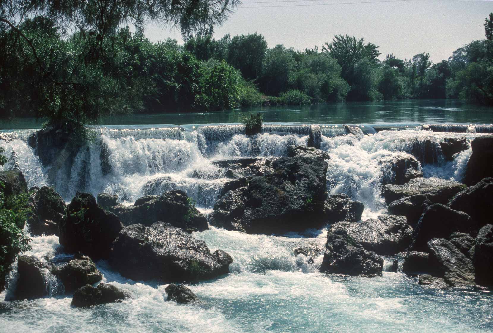 <span style="font-family: Verdana; font-size: 16px; color:">Waterval bij Tarsus</span>