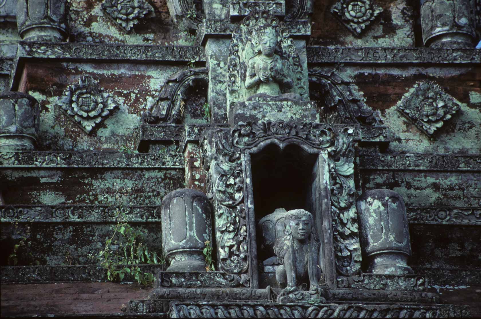 <span style="font-family: Verdana; font-size: 16px; color: ">Pura Gede Perancak, tempel op Bali</span>