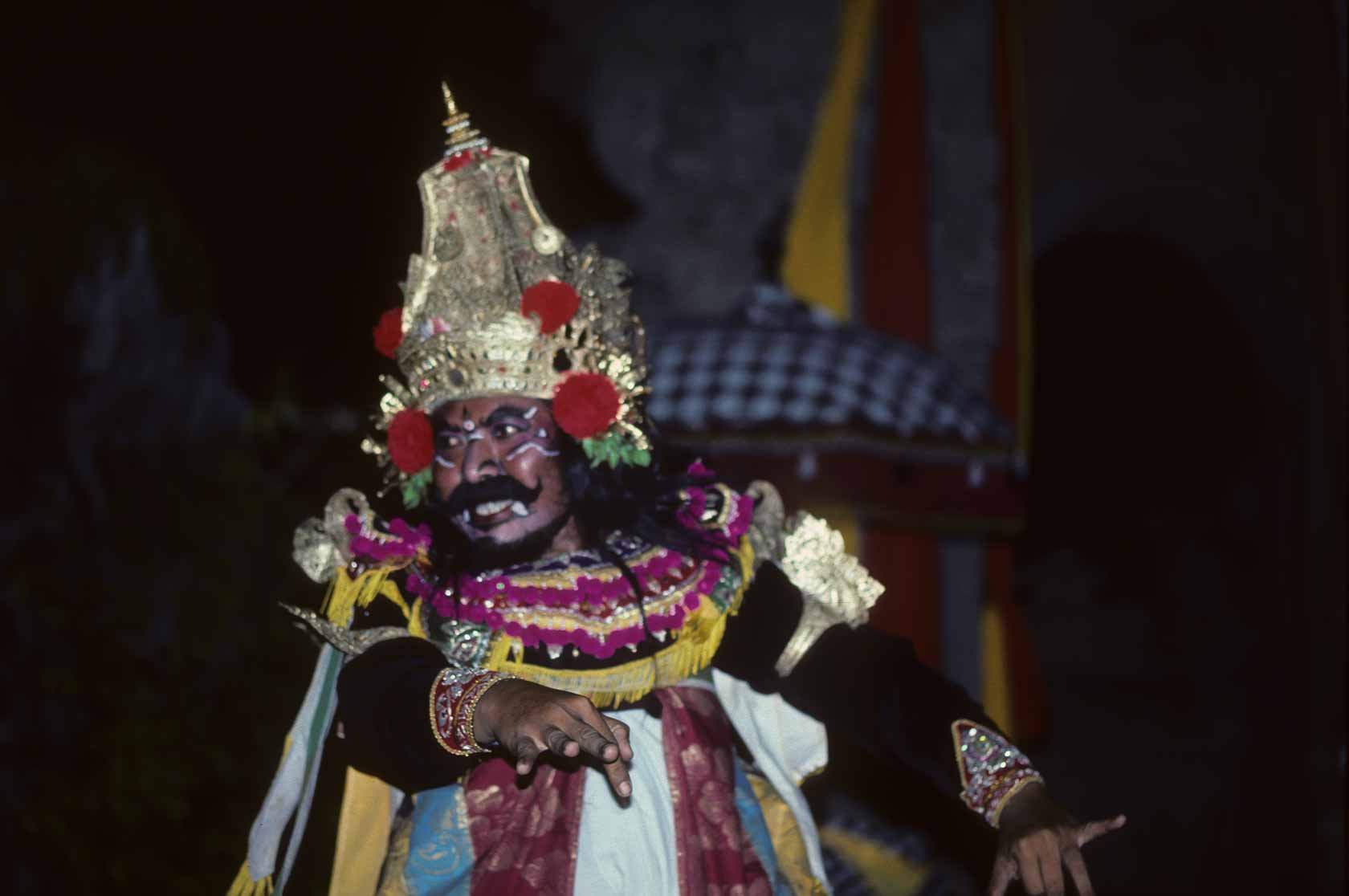 <span style="font-family: Verdana; font-size: 16px; color: ">Kecak dans, apen dans</span>