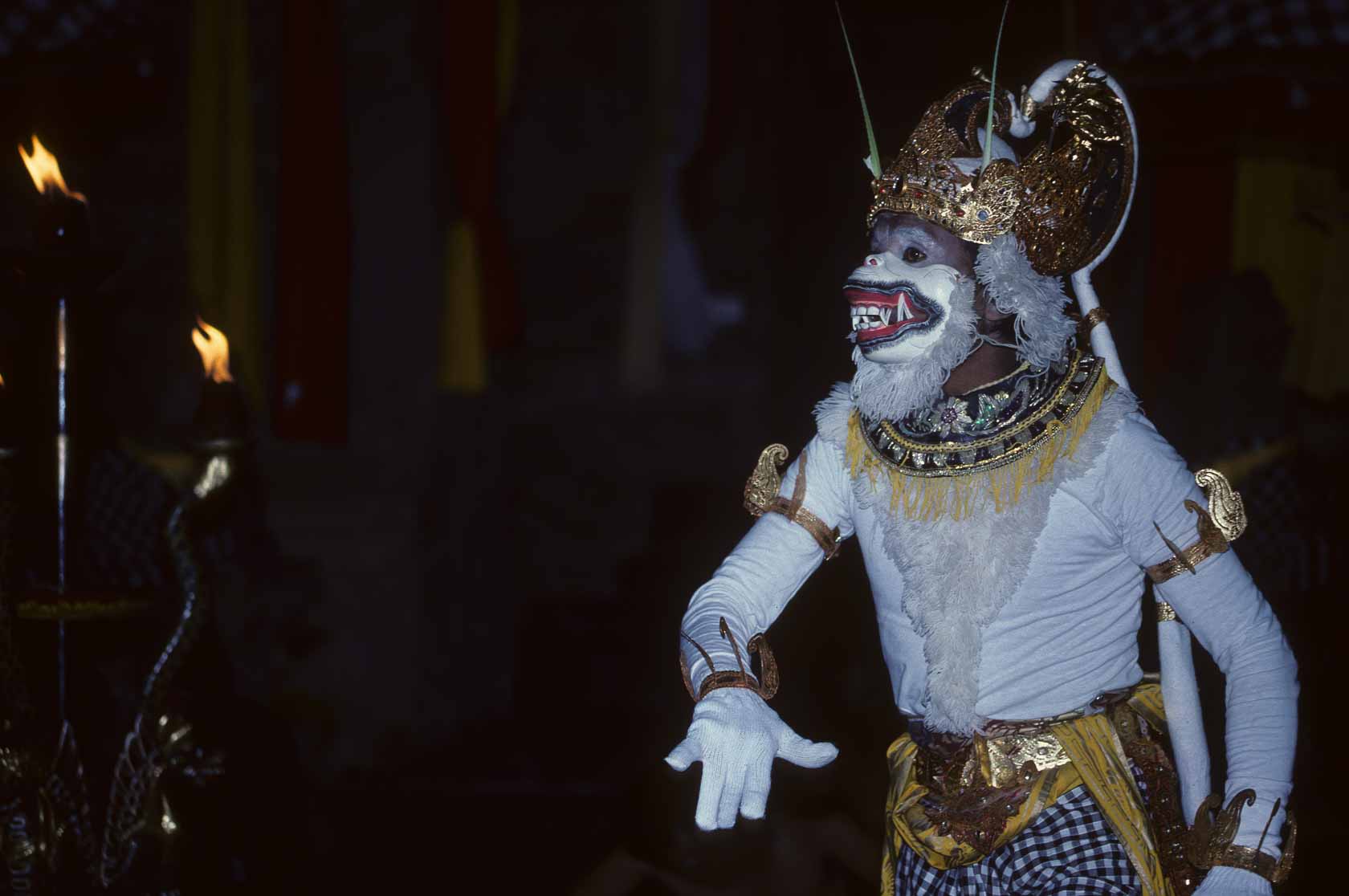 <span style="font-family: Verdana; font-size: 16px; color: ">Kecak dans, apen dans</span>