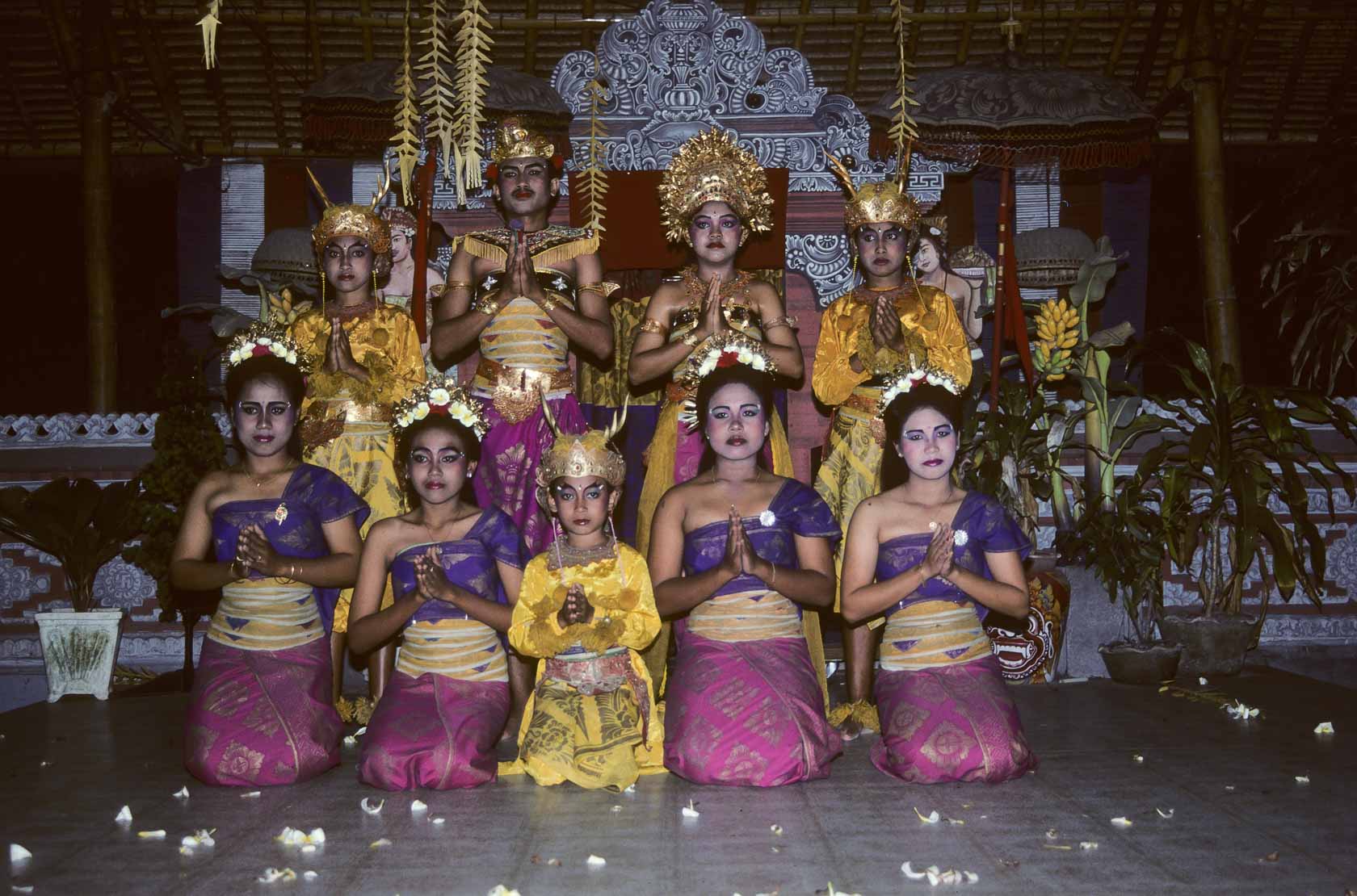 <span style="font-family: Verdana; font-size: 16px; color: ">Balinese danseressen</span>