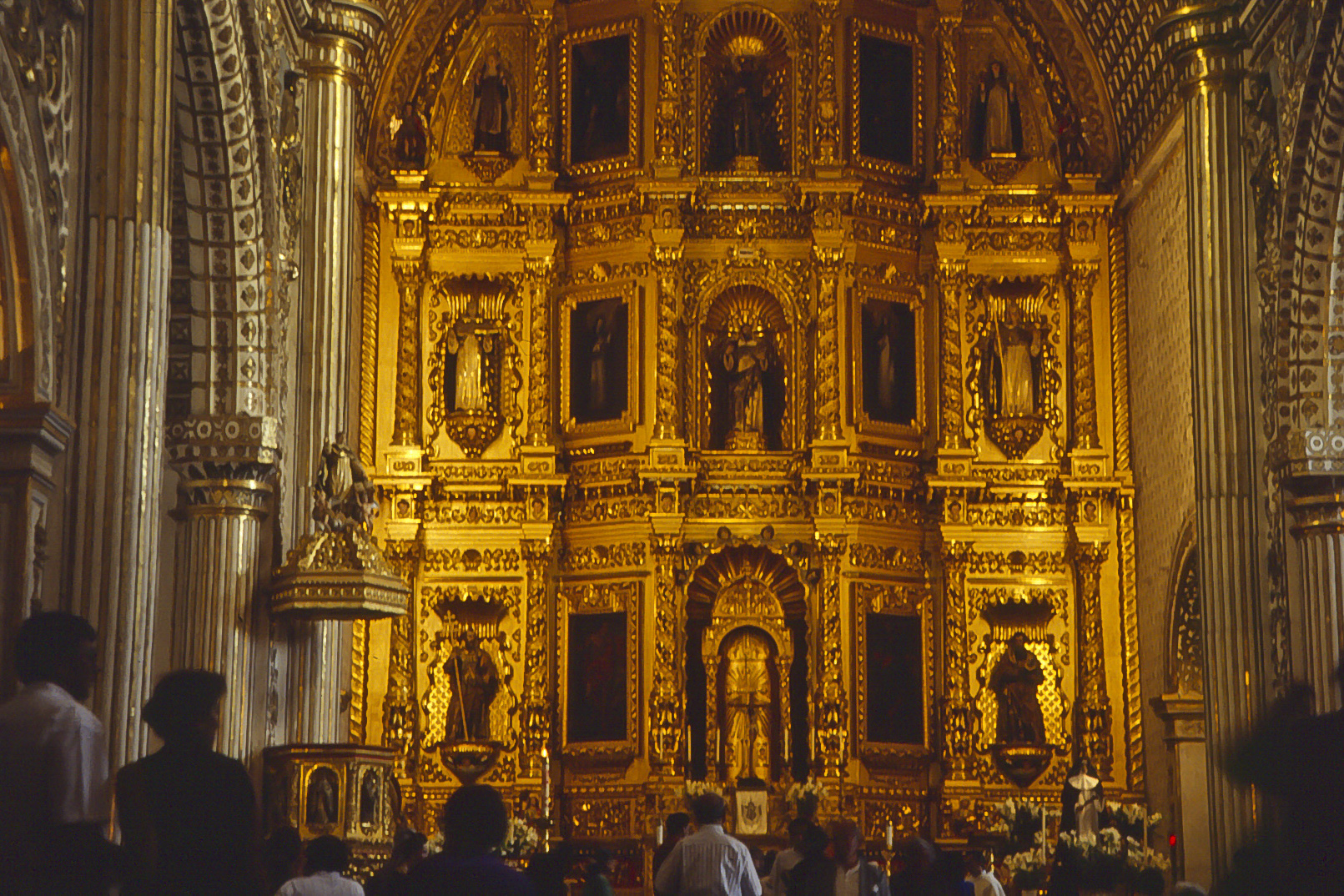 <span style="font-family: Verdana; font-size: 16px; color: ">De Santo Domingo kerk in Oaxaca</span>