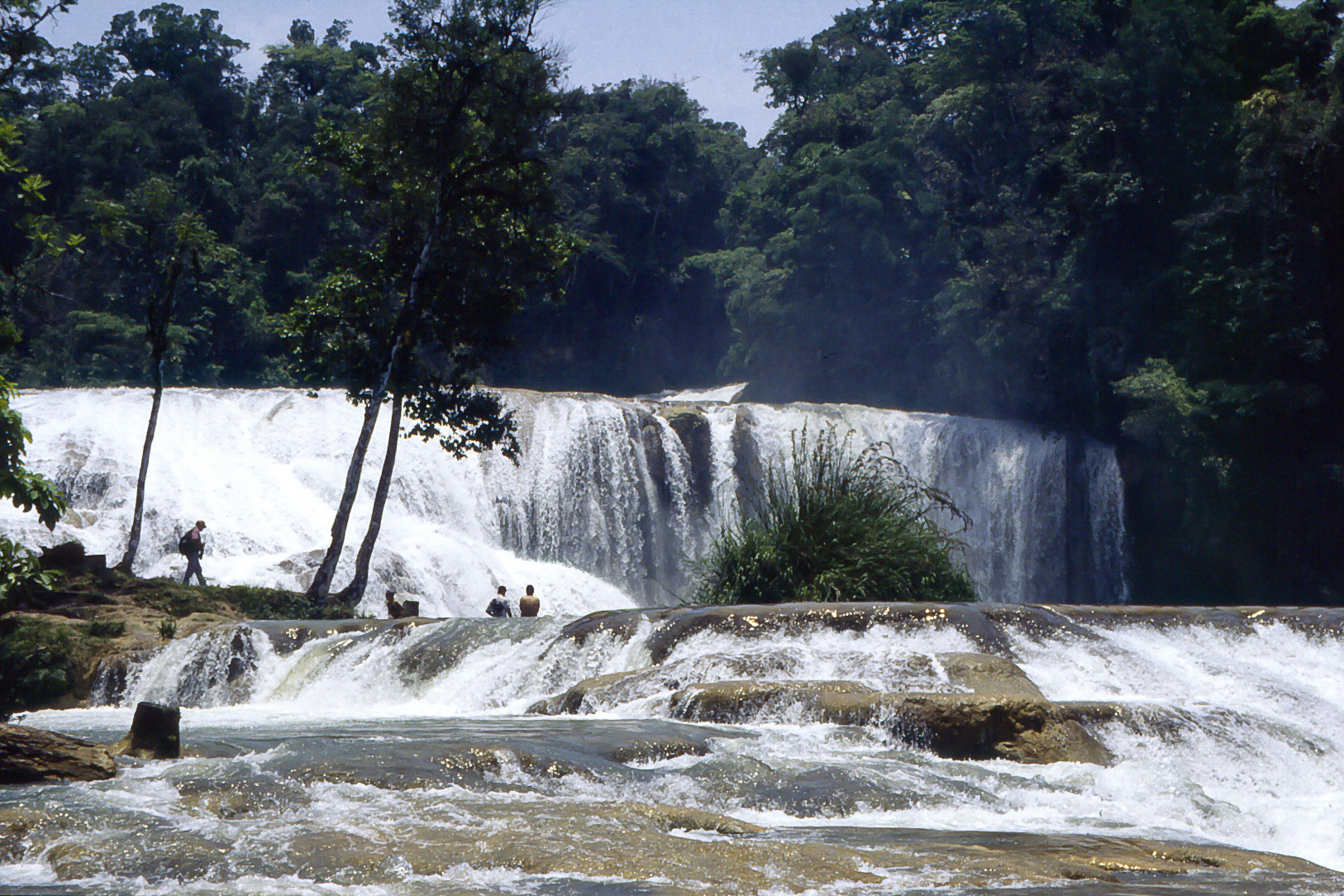 <span style="font-family: Verdana; font-size: 16px; color: ">Aqua Azul</span>