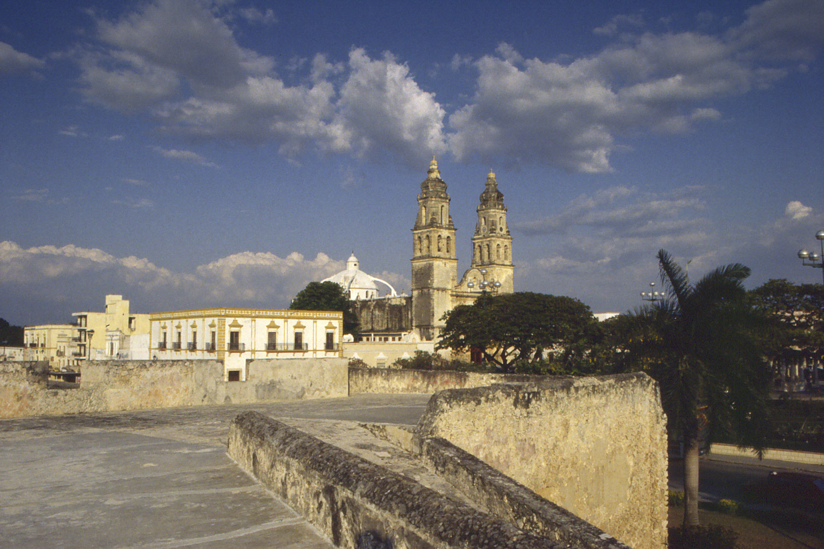 <span style="font-family: Verdana; font-size: 16px; color: ">Campeche</span>