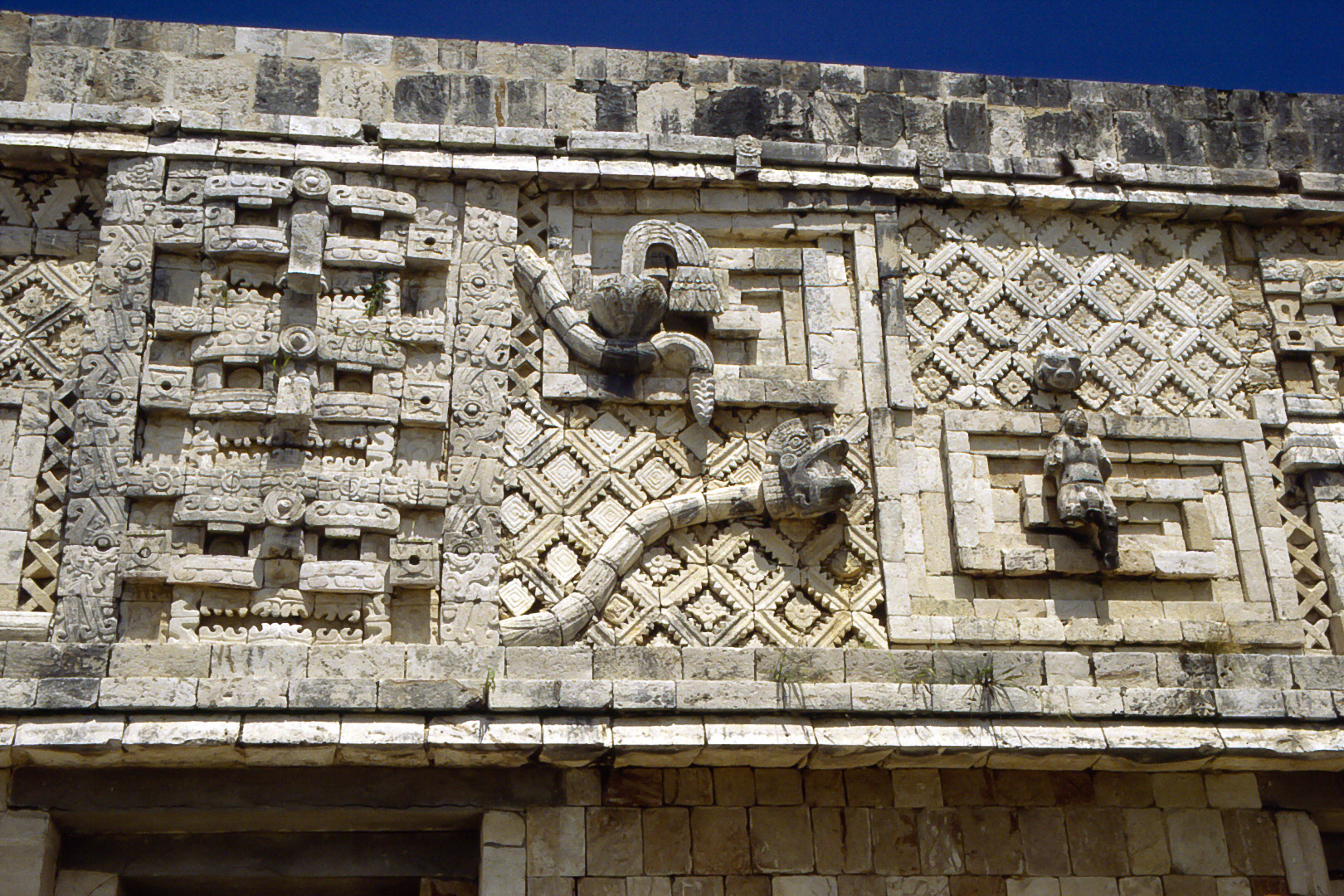<span style="font-family: Verdana; font-size: 16px; color: ">Uxmal</span>