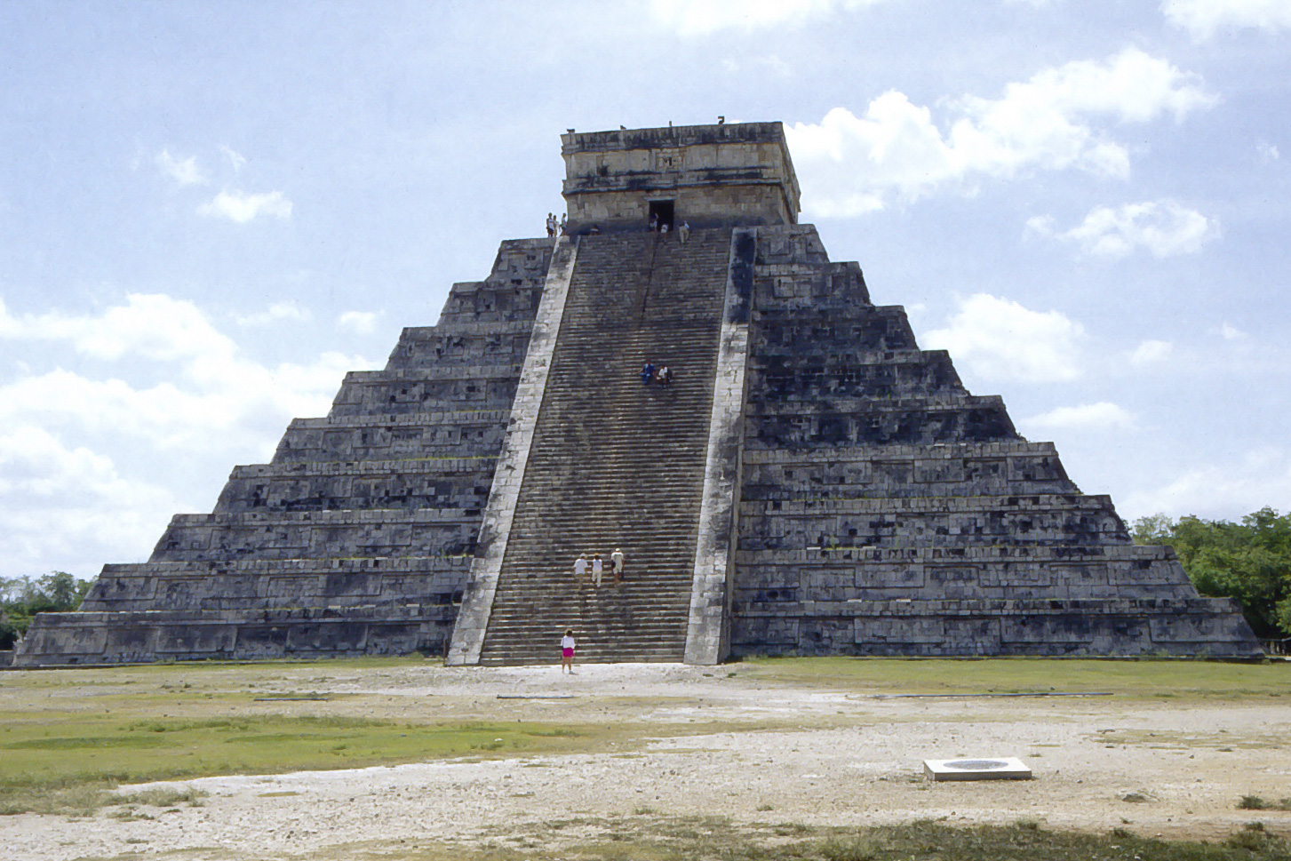 <span style="font-family: Verdana; font-size: 16px; color: ">Chitchen Itza</span>