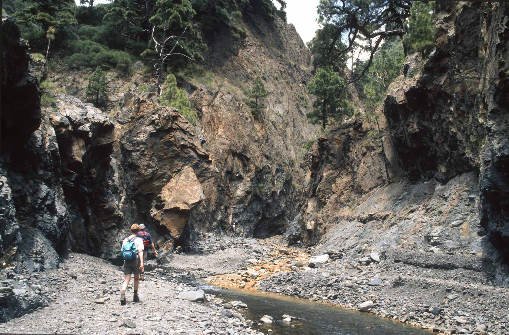 <span style="font-family: Verdana; font-size: 16px; color: #FFFFFF;">Caldera de Taburiente</span>