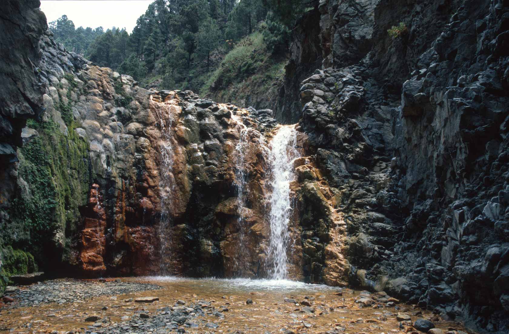 <span style="font-family: Verdana; font-size: 16px; color: #FFFFFF;">Caldera de Taburiente</span>