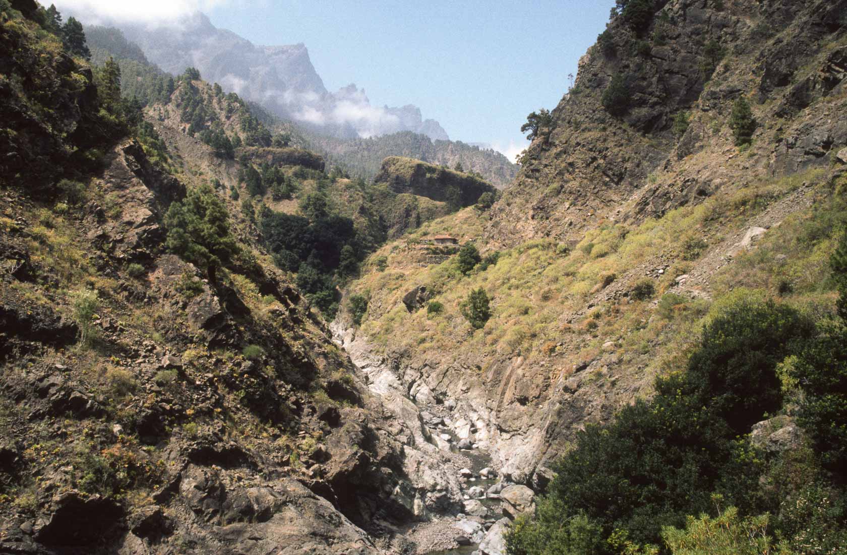 <span style="font-family: Verdana; font-size: 16px; color: #FFFFFF;">Caldera de Taburiente</span>