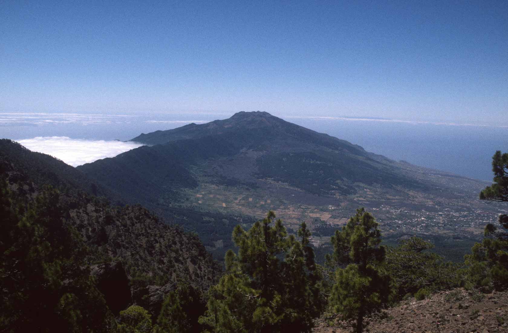 <span style="font-family: Verdana; font-size: 16px; color: #FFFFFF;">Panorama</span>