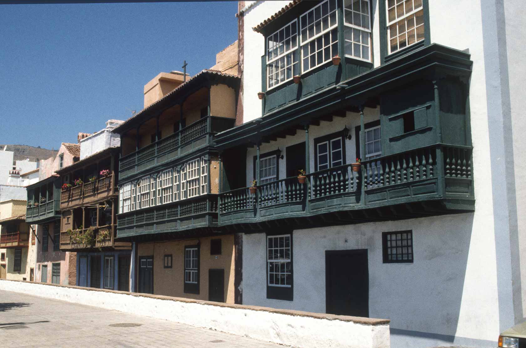 <span style="font-family: Verdana; font-size: 16px; color: #FFFFFF;">Santa Cruz de la Palma</span>