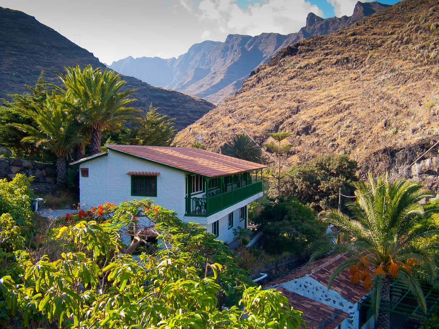 <span style="font-family: Verdana; font-size: 16px; color: #FFFFFF;">Casa Del Barranco</span>