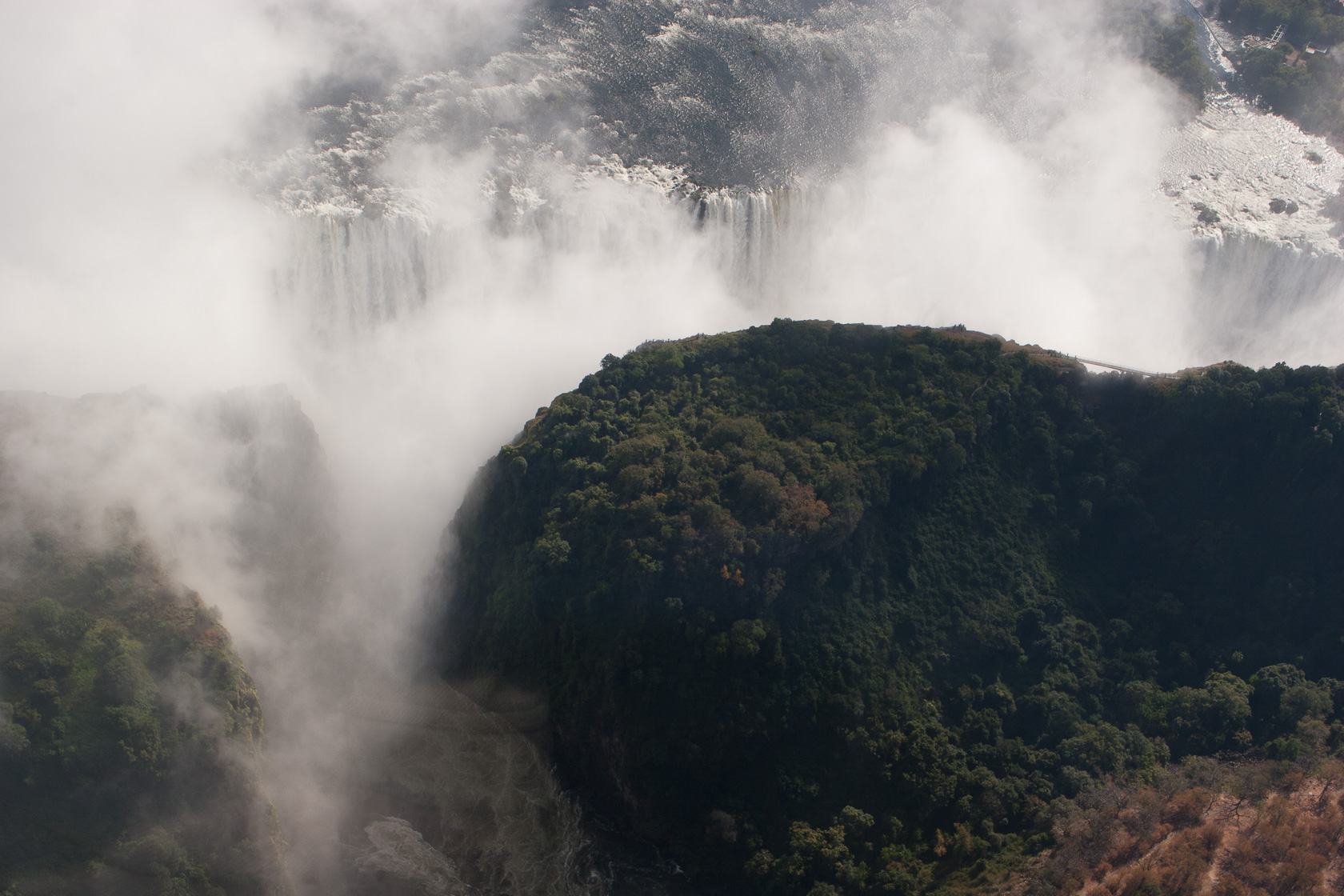 <span style="font-family: Verdana; font-size: 16px; color: #FFFFFF;">Victoria waterval</span>