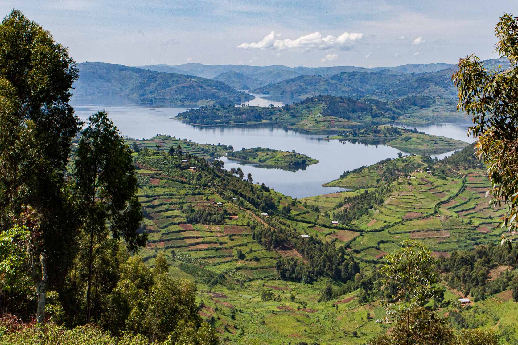 <span style="font-family: Verdana; font-size: 16px; color: #FFFFFF;">Lake Bunyonyi, Uganda</span>